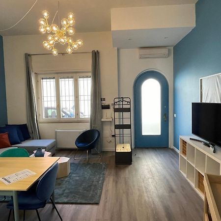Elegante Bilocale Con Posto Auto Privato Apartment Brescia Luaran gambar