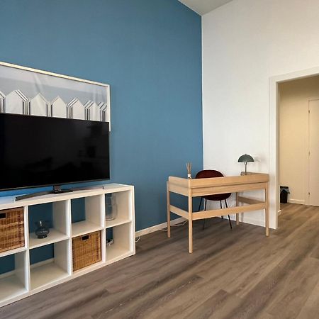 Elegante Bilocale Con Posto Auto Privato Apartment Brescia Luaran gambar