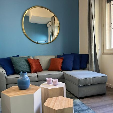 Elegante Bilocale Con Posto Auto Privato Apartment Brescia Luaran gambar