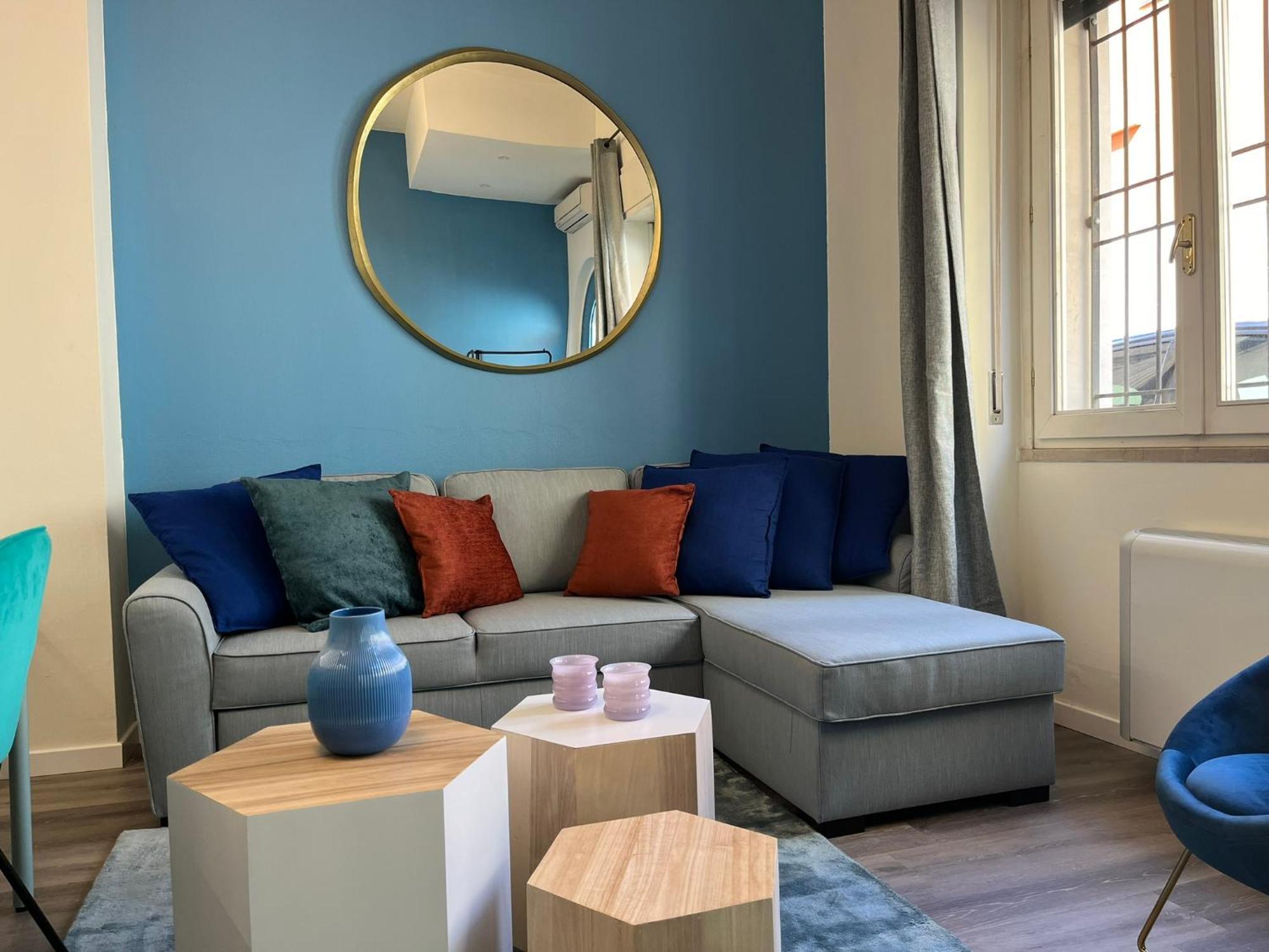 Elegante Bilocale Con Posto Auto Privato Apartment Brescia Luaran gambar